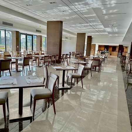 Phoenix Hotel & Wellness Sheikh Zayed City Екстер'єр фото