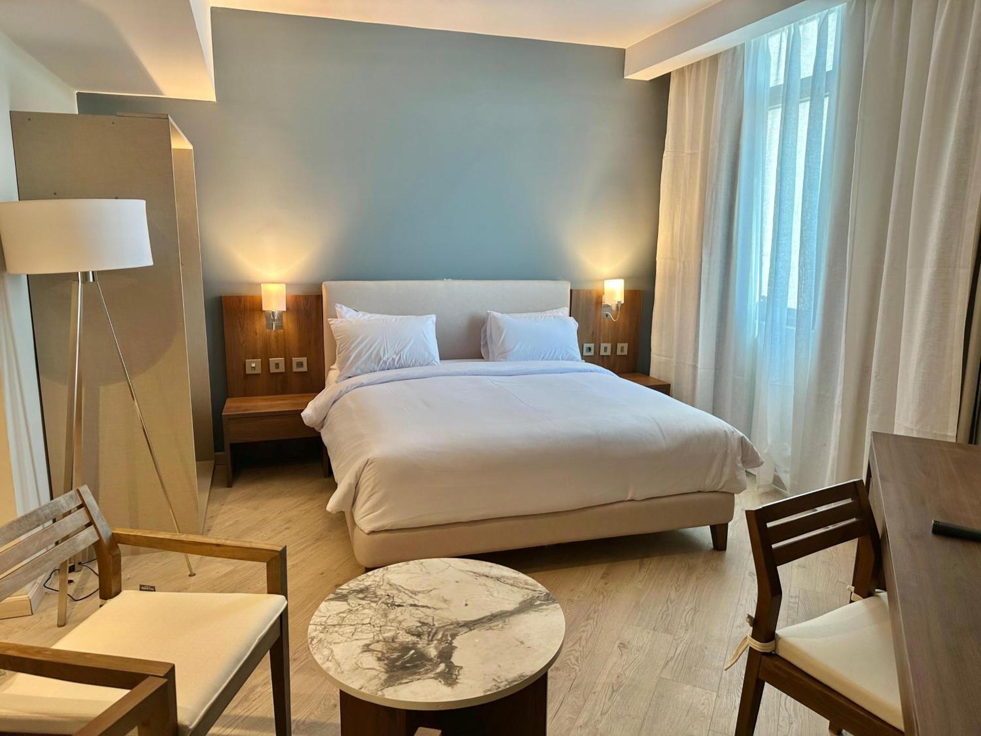 Phoenix Hotel & Wellness Sheikh Zayed City Екстер'єр фото